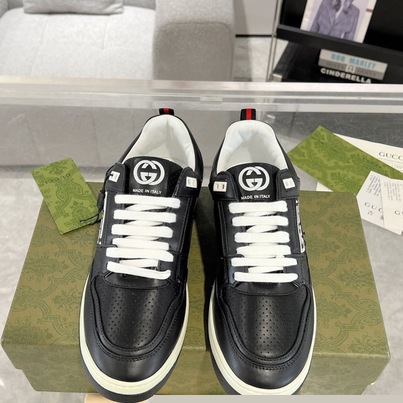 G*u*i casual shoes
